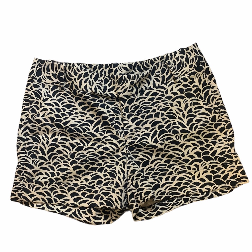Cute Black and Cream Shorts w/Cuff Hem Sz 6